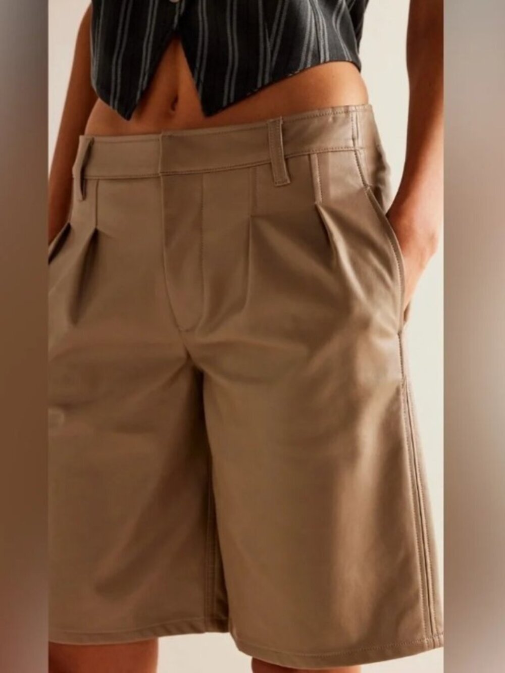 We The Free Alandale Taupe Vegan-Leather Pleated Trouser Shorts, size 0